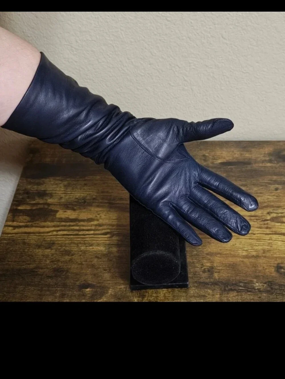 1950s/60’s Bamberger’s New Jersey Dark Navy Blue Long Leather Gloves.